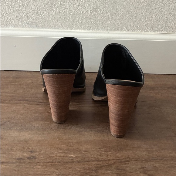 Black Leather Pointed Mules - Picture 4 of 4